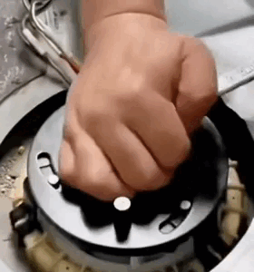 Llave para la tapa del depósito de combustible del coche
